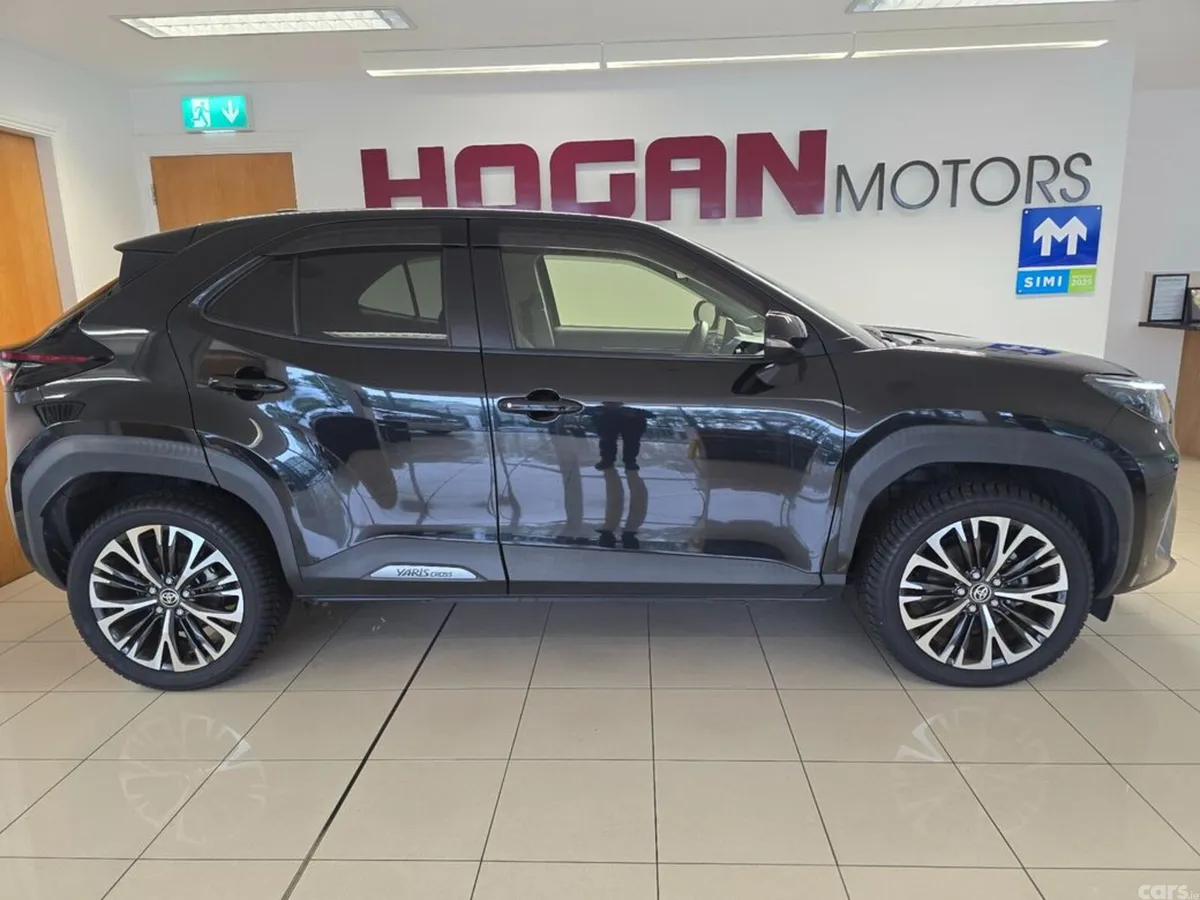 Toyota Yaris Cross SUV, Petrol Hybrid, 2021, Black