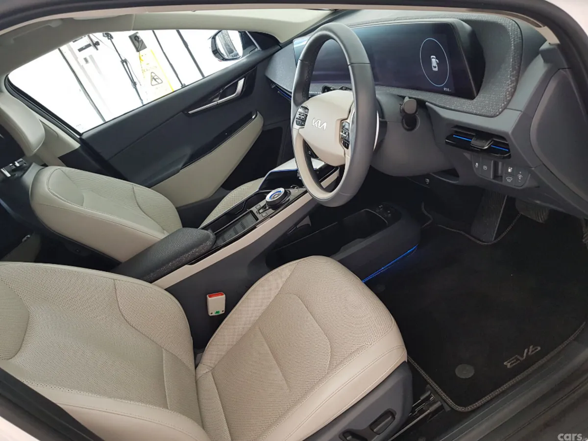 Kia EV6 MPV, Electric, 2024, White