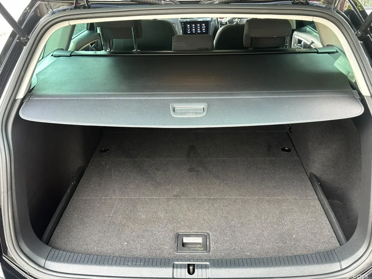 Volkswagen Golf Estate, Petrol, 2018, Black