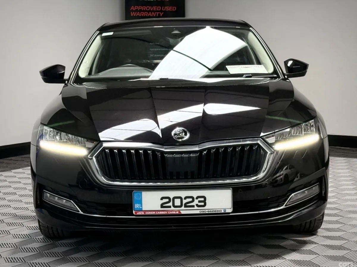 Skoda Octavia Hatchback, Diesel, 2023, Black