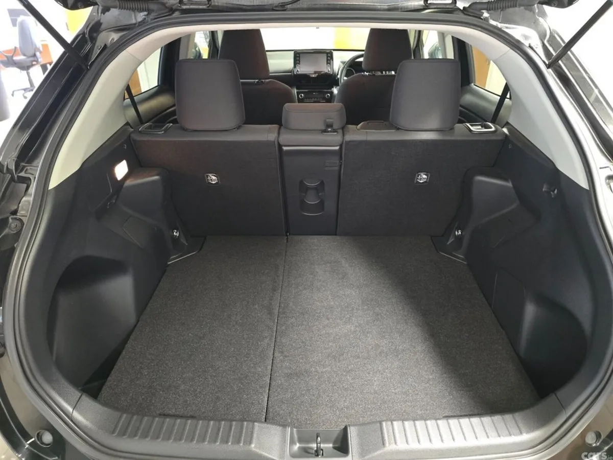 Toyota Yaris Cross SUV, Petrol Hybrid, 2021, Black