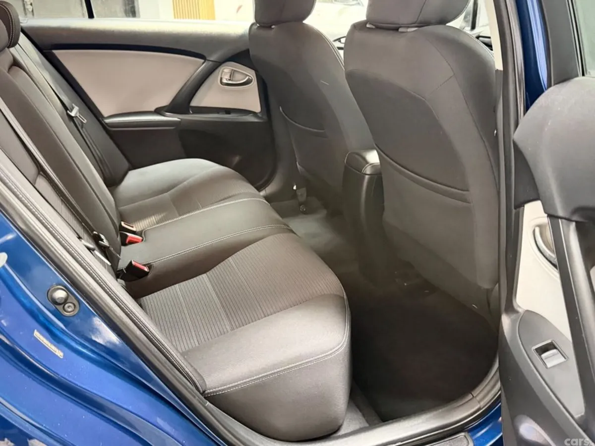 Toyota Avensis Saloon, Diesel, 2018, Blue