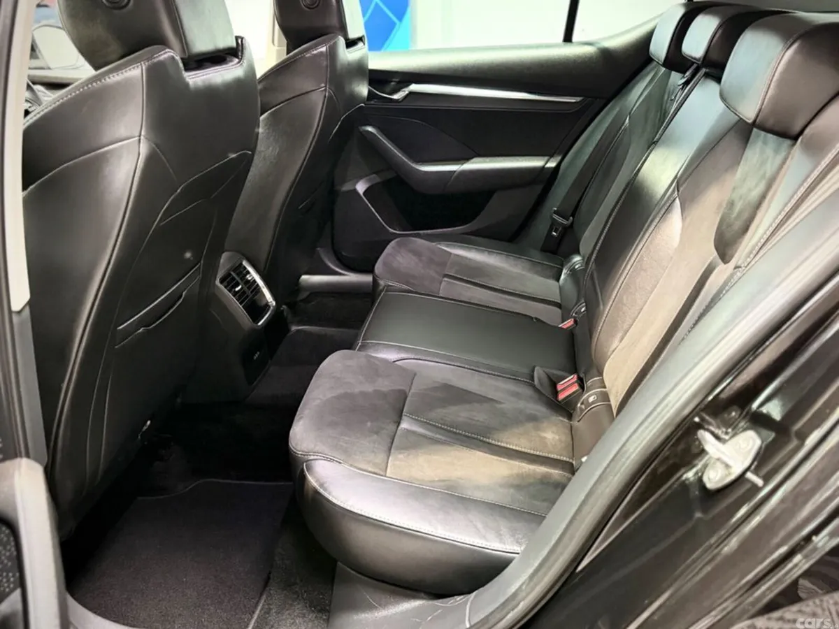 Skoda Octavia Hatchback, Diesel, 2023, Black
