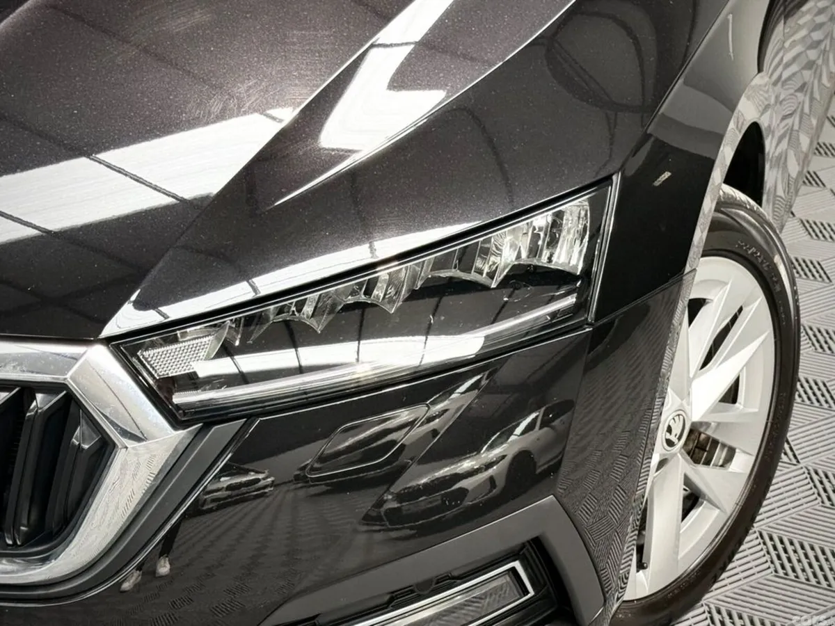 Skoda Octavia Hatchback, Diesel, 2023, Black