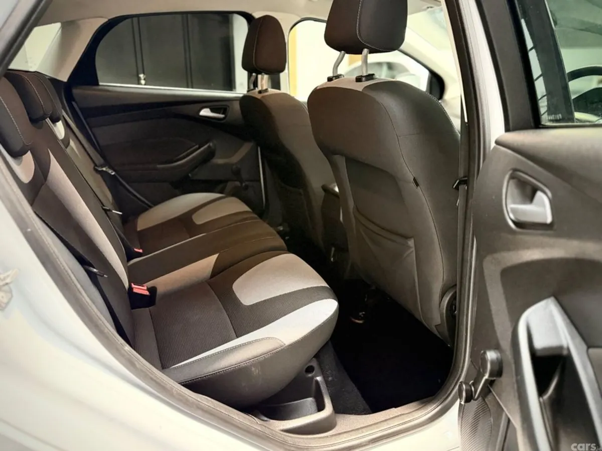 Ford Focus Hatchback, Petrol, 2013, White
