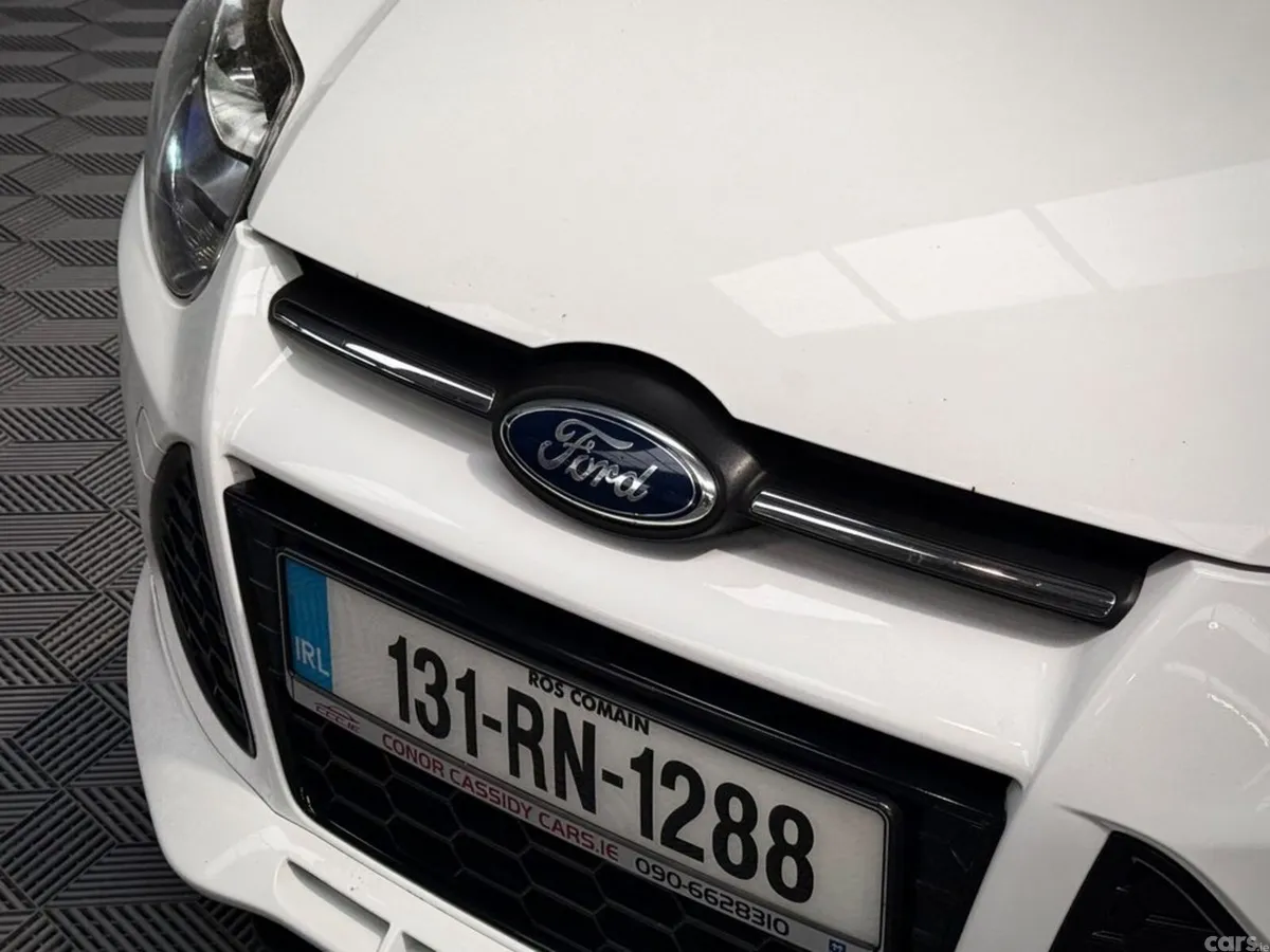 Ford Focus Hatchback, Petrol, 2013, White