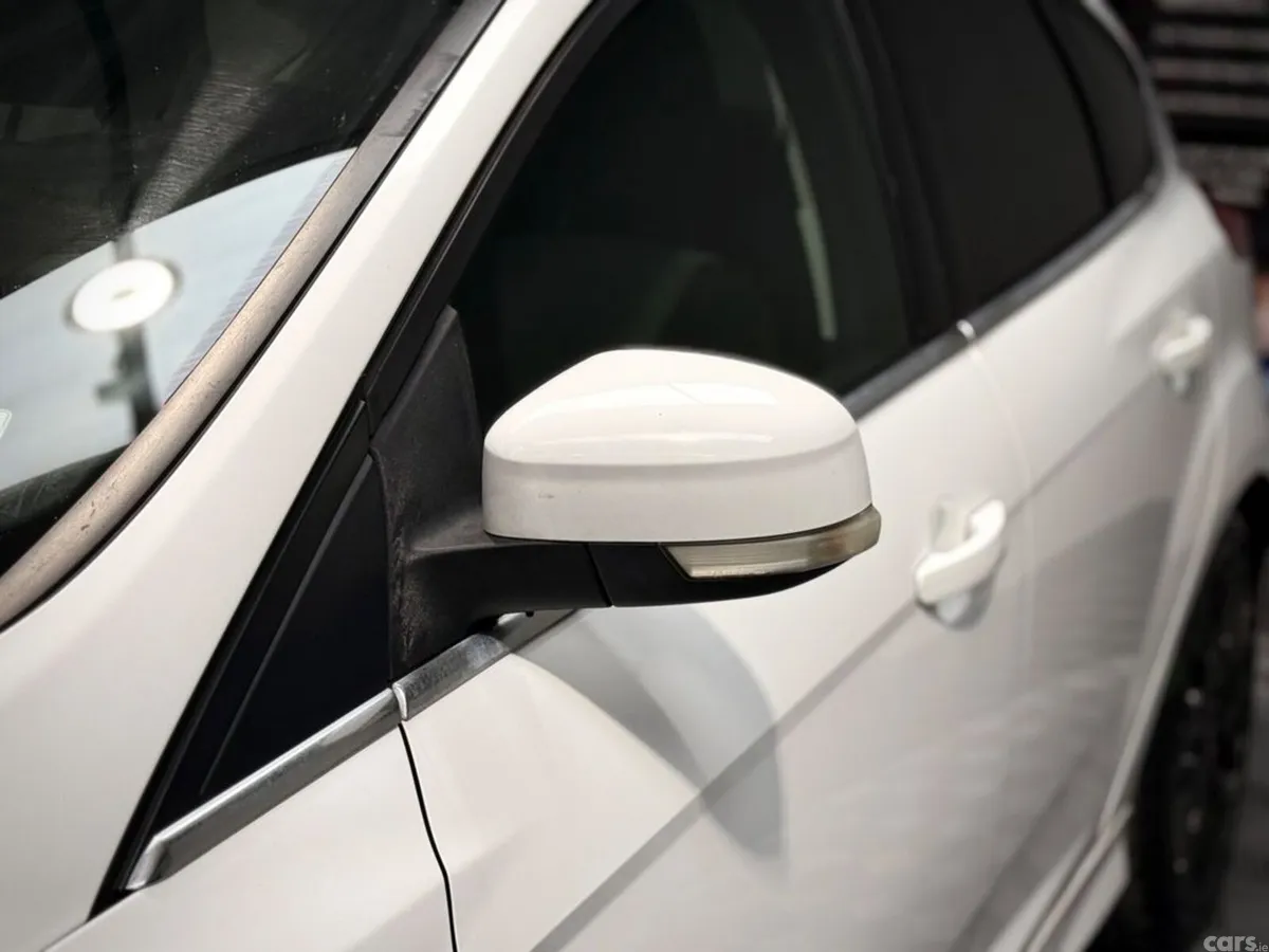 Ford Focus Hatchback, Petrol, 2013, White