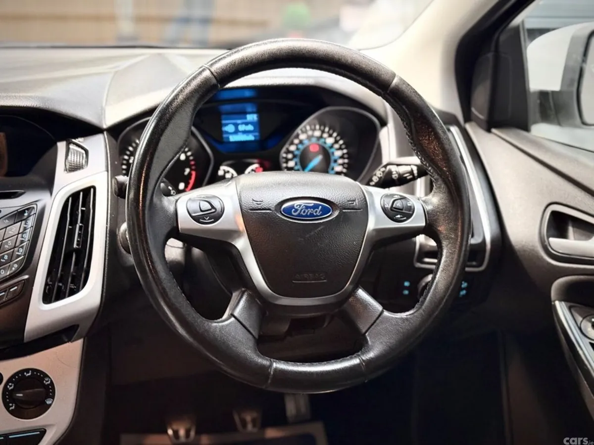 Ford Focus Hatchback, Petrol, 2013, White