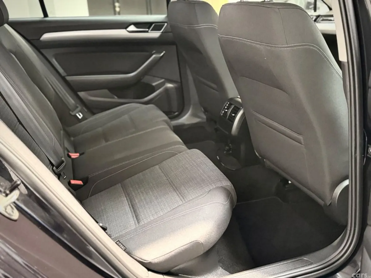 Volkswagen Passat Saloon, Diesel, 2022, Black