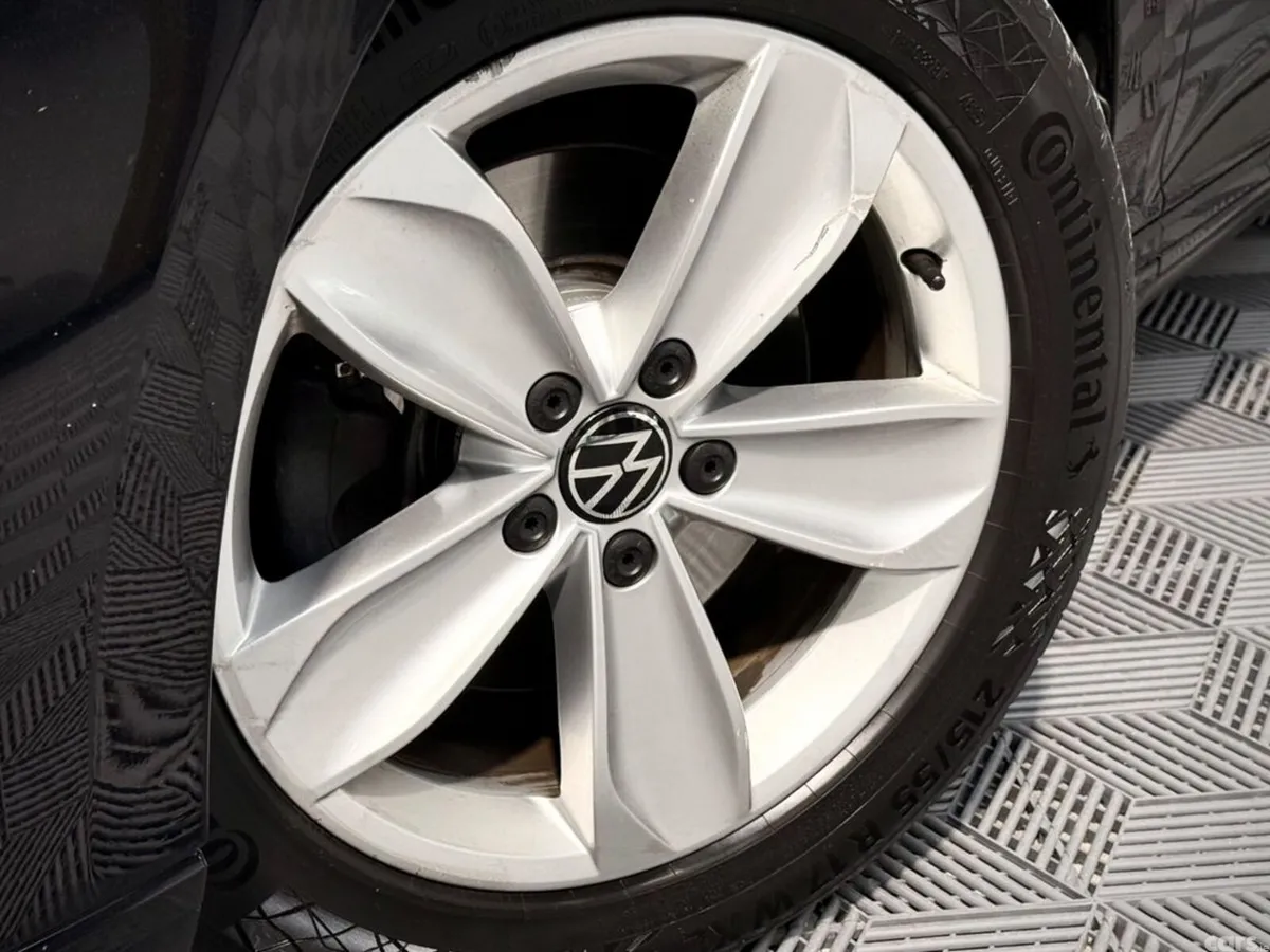 Volkswagen Passat Saloon, Diesel, 2022, Black