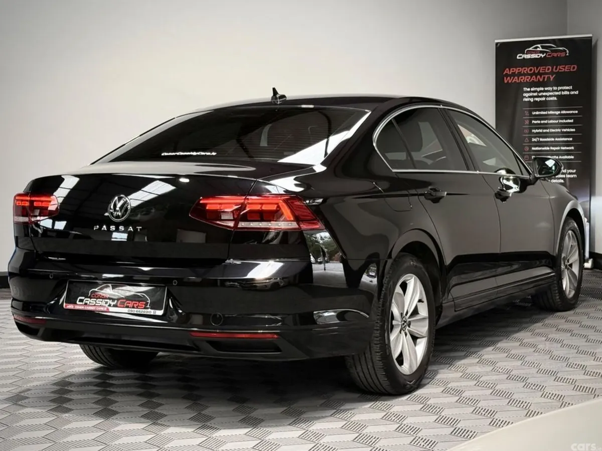 Volkswagen Passat Saloon, Diesel, 2022, Black