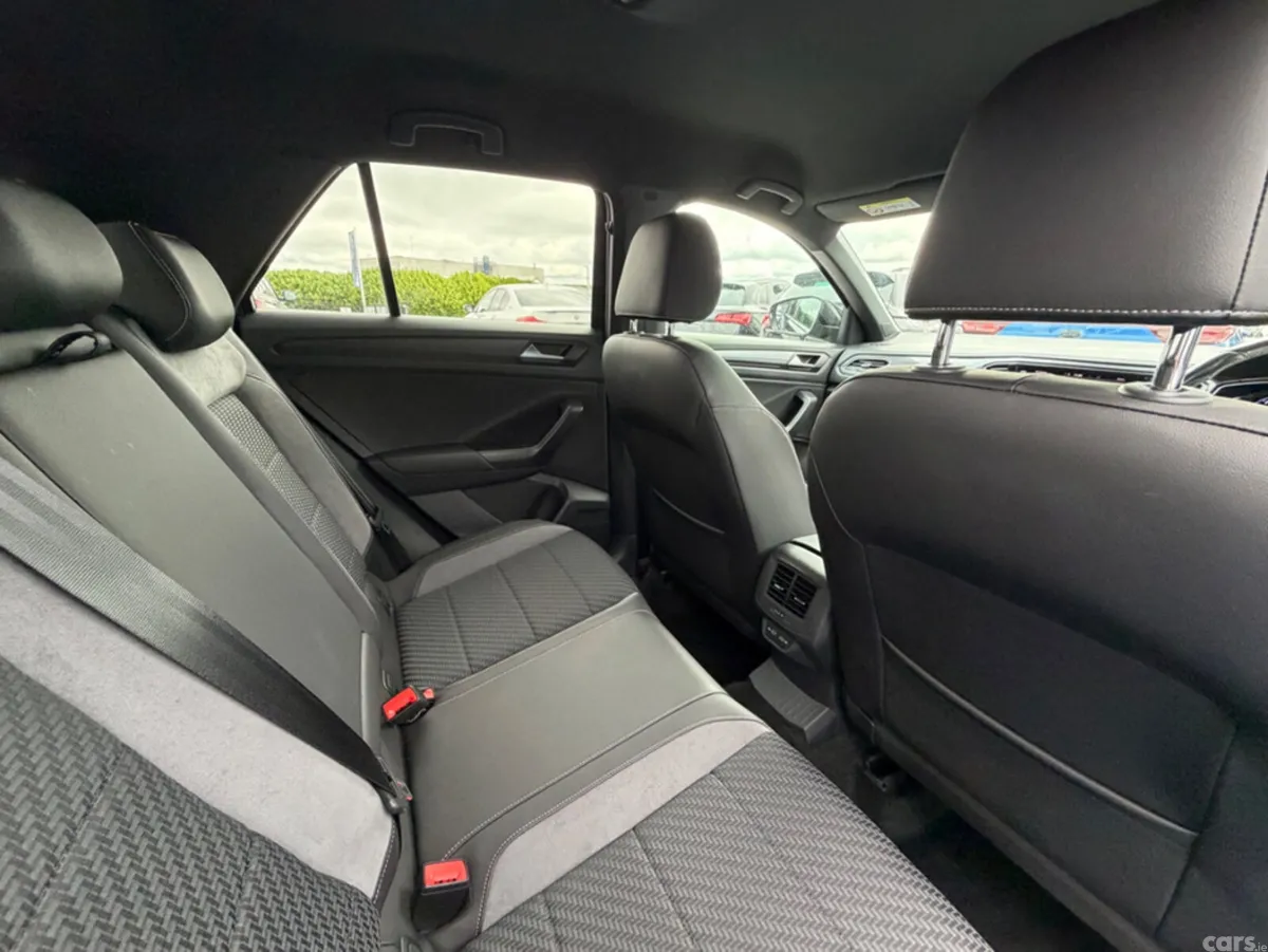 Volkswagen T-Roc SUV, Diesel, 2021, Black