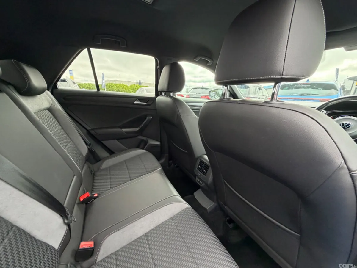 Volkswagen T-Roc SUV, Diesel, 2021, Black