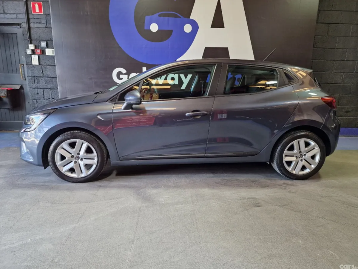 Renault Clio Hatchback, Petrol, 2022, Grey