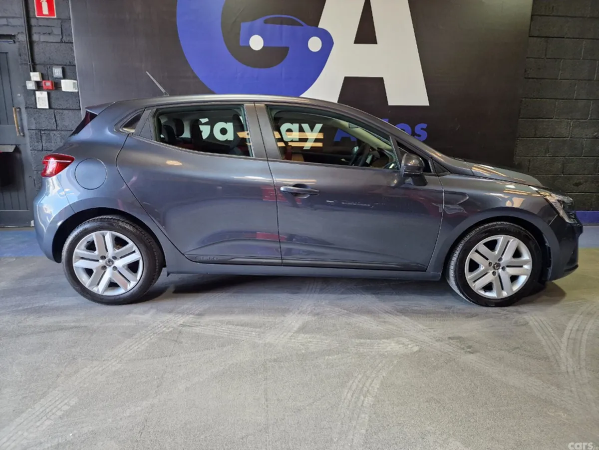 Renault Clio Hatchback, Petrol, 2022, Grey