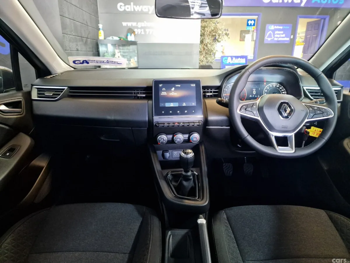 Renault Clio Hatchback, Petrol, 2022, Grey