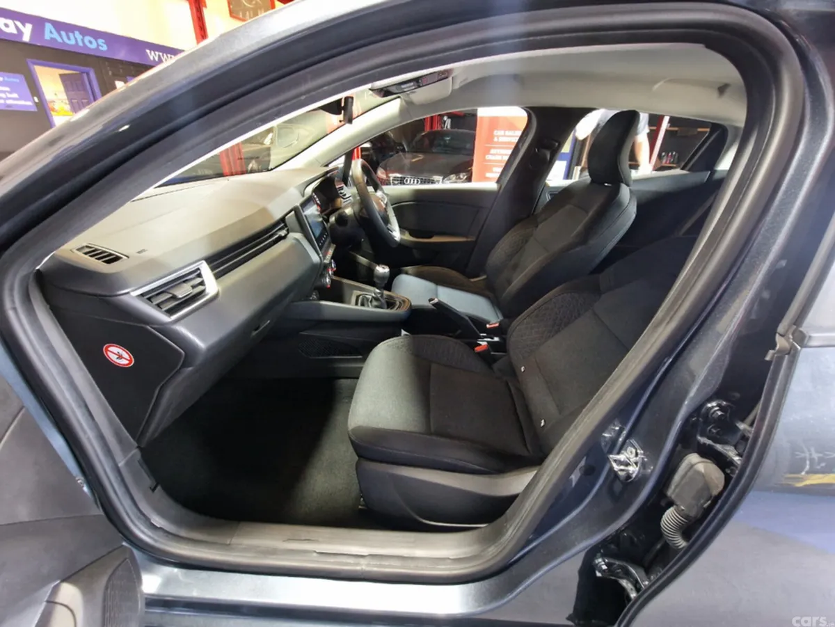 Renault Clio Hatchback, Petrol, 2022, Grey