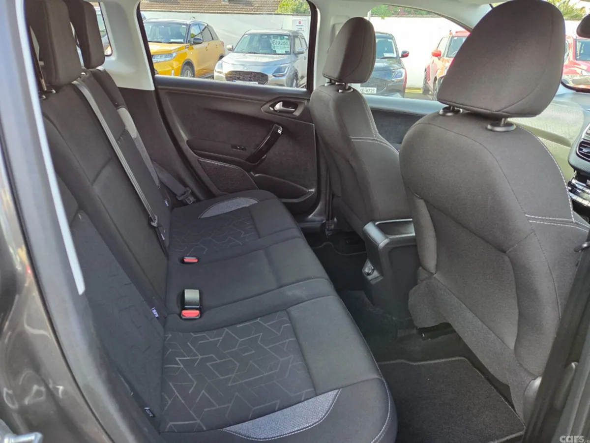 Peugeot 2008 Estate, Diesel, 2020, Grey