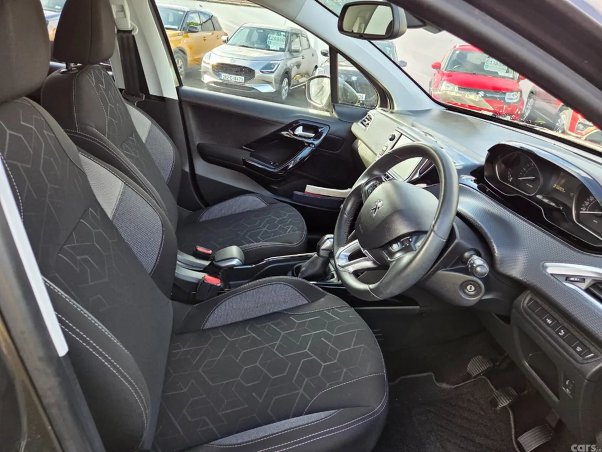 Peugeot 2008 Estate, Diesel, 2020, Grey
