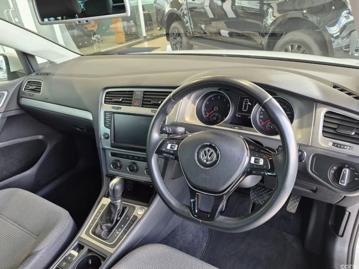 Volkswagen Golf Estate, Petrol, 2015, White