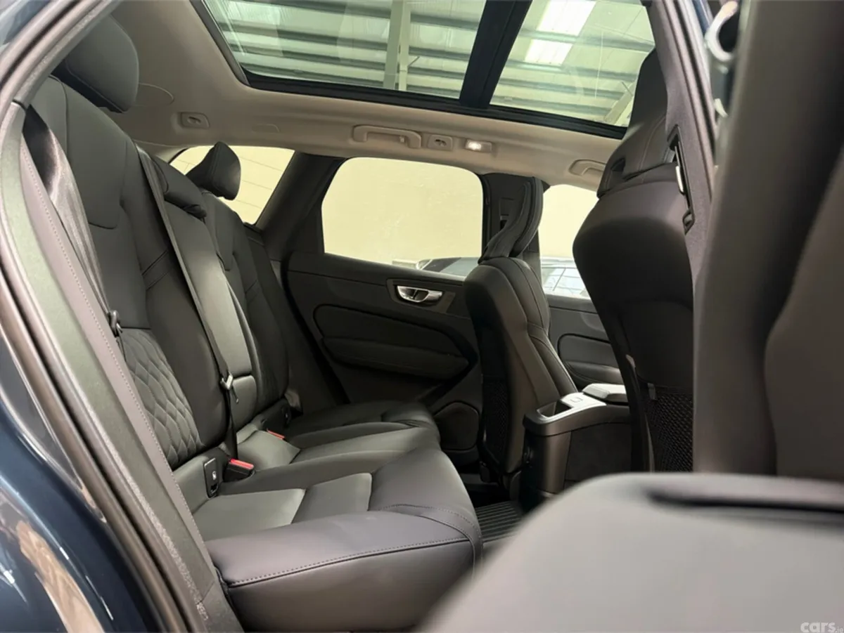 Volvo XC60 SUV, Petrol Plug-in Hybrid, 2026, Blue