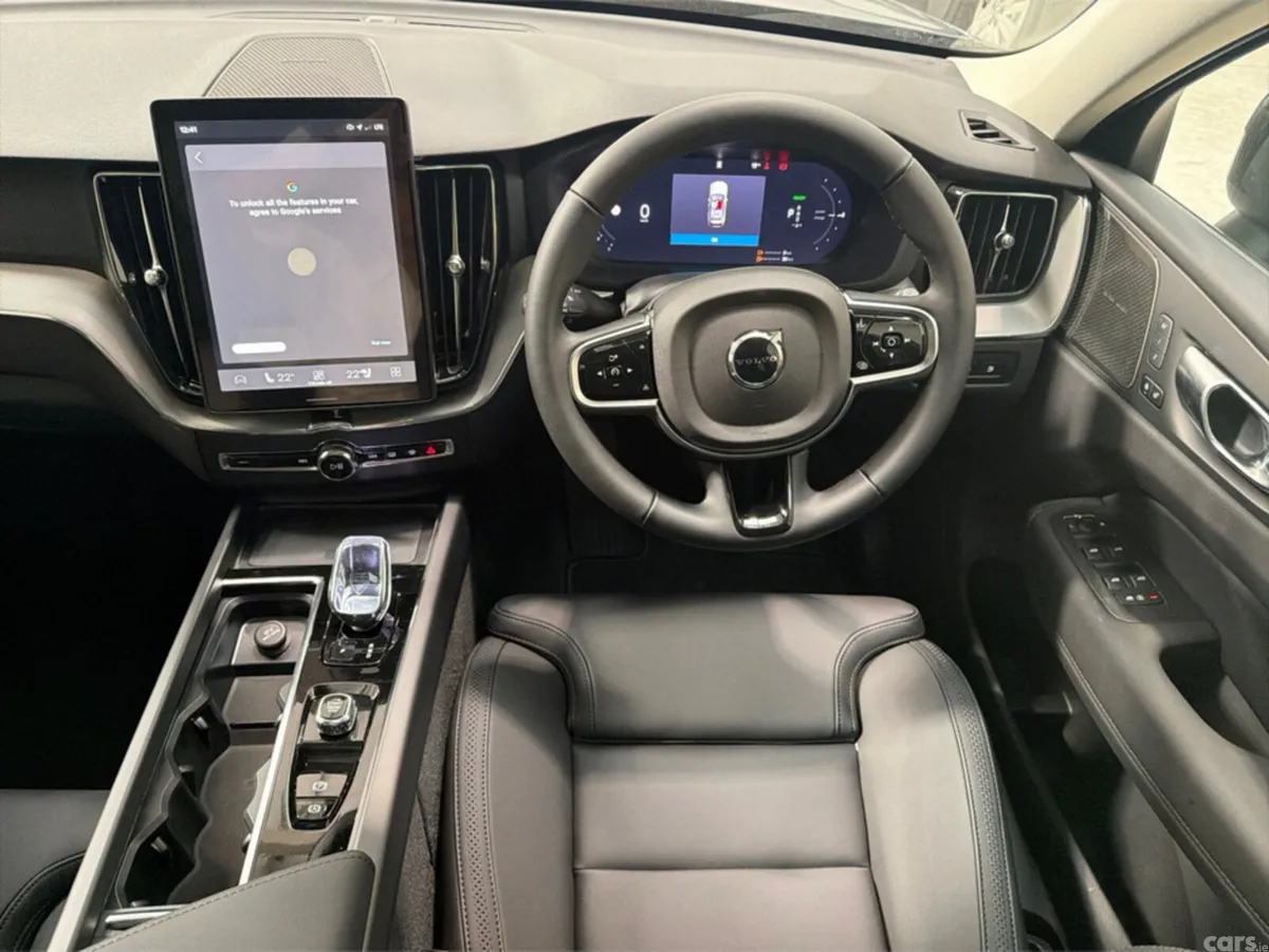 Volvo XC60 SUV, Petrol Plug-in Hybrid, 2026, Blue