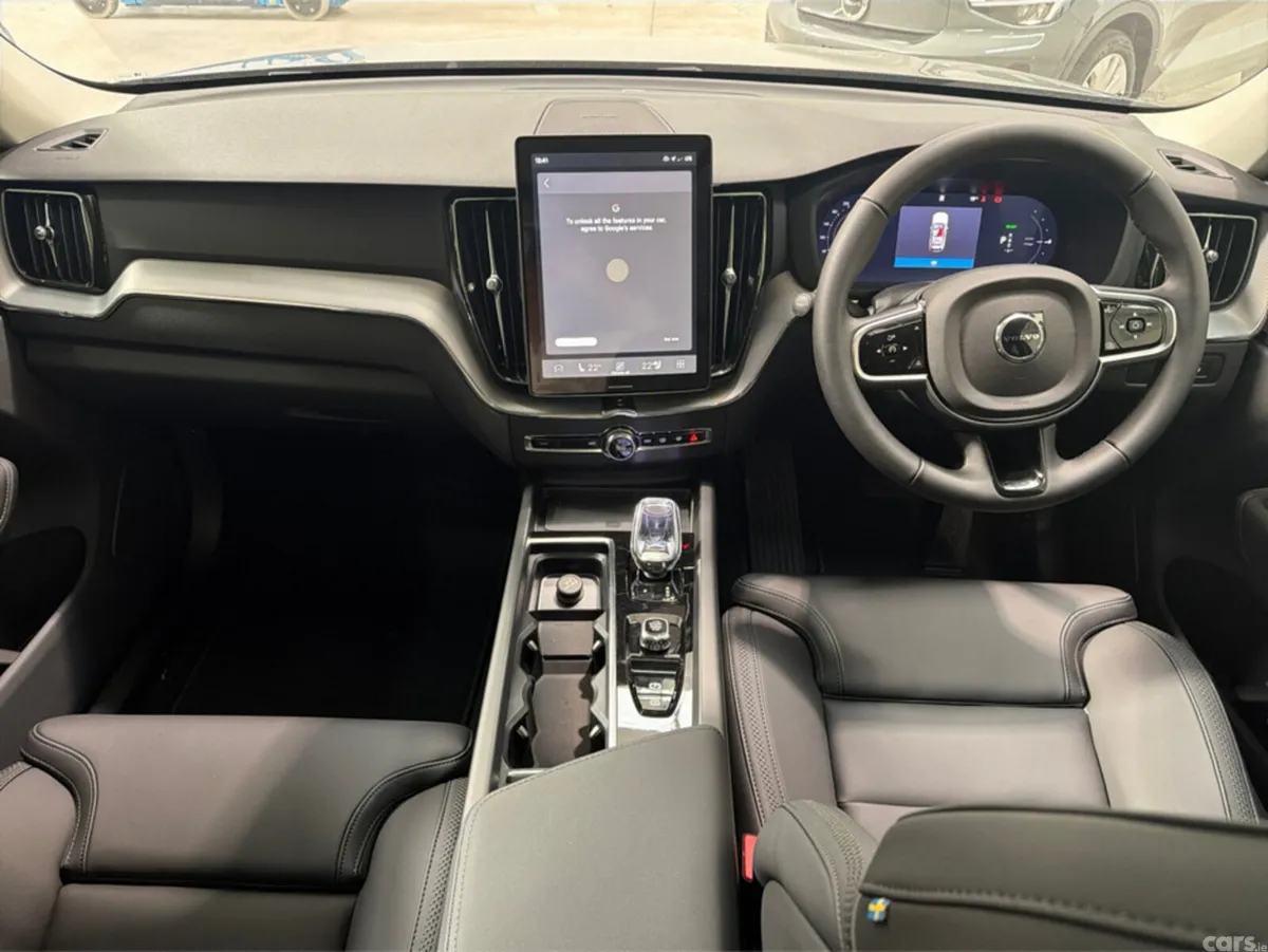 Volvo XC60 SUV, Petrol Plug-in Hybrid, 2026, Blue