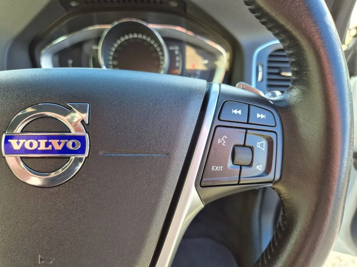 Volvo V60 Estate, Diesel, 2017, White