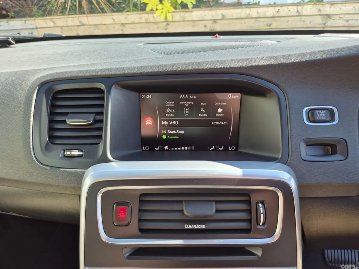 Volvo V60 Estate, Diesel, 2017, White