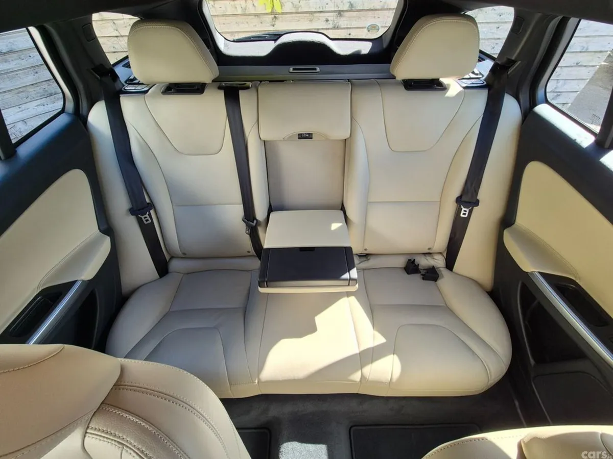Volvo V60 Estate, Diesel, 2017, White