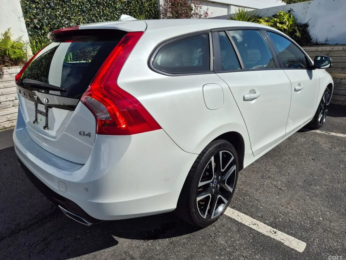 Volvo V60 Estate, Diesel, 2017, White