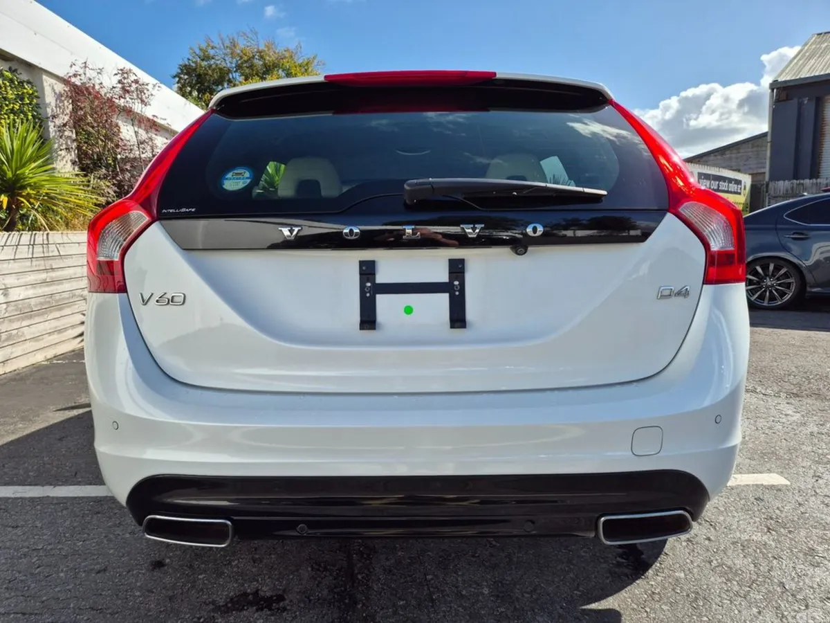 Volvo V60 Estate, Diesel, 2017, White