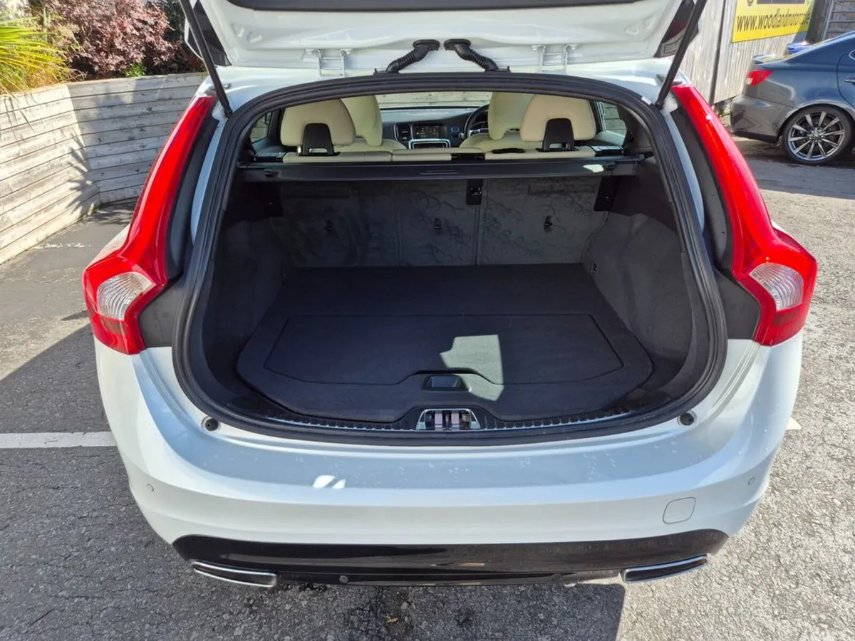Volvo V60 Estate, Diesel, 2017, White