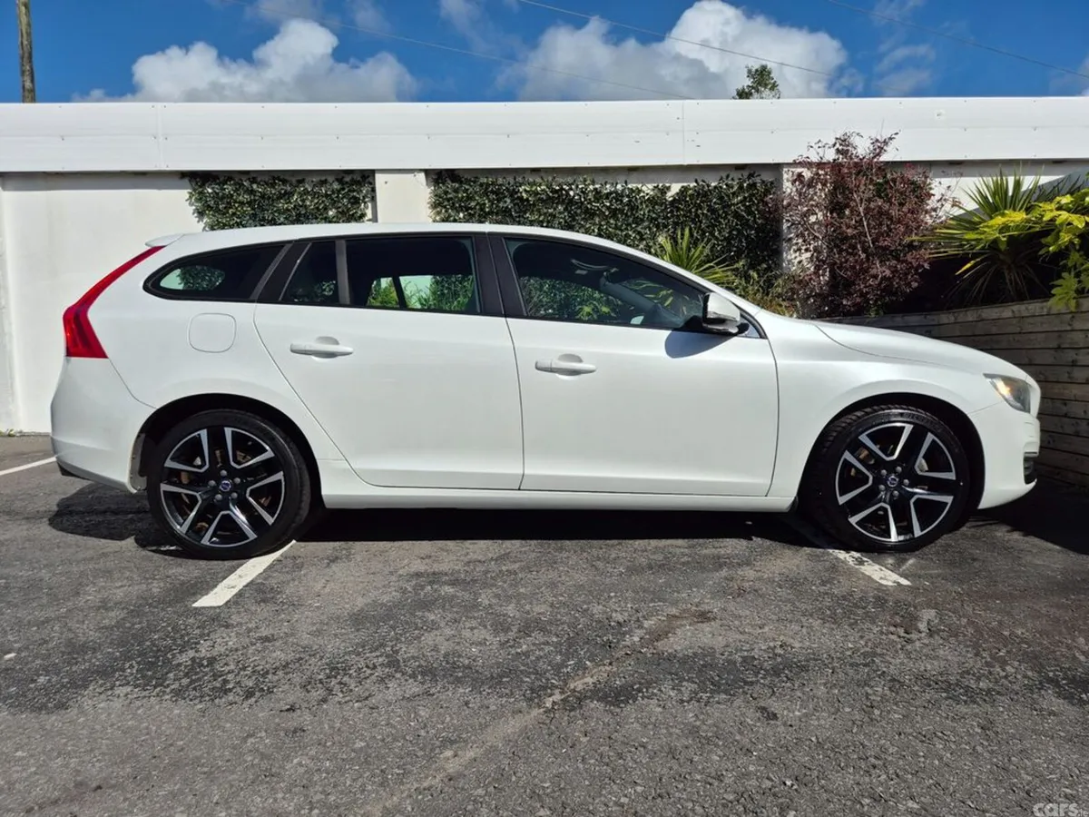 Volvo V60 Estate, Diesel, 2017, White