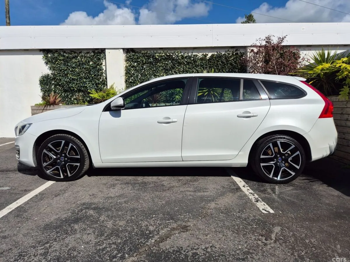 Volvo V60 Estate, Diesel, 2017, White