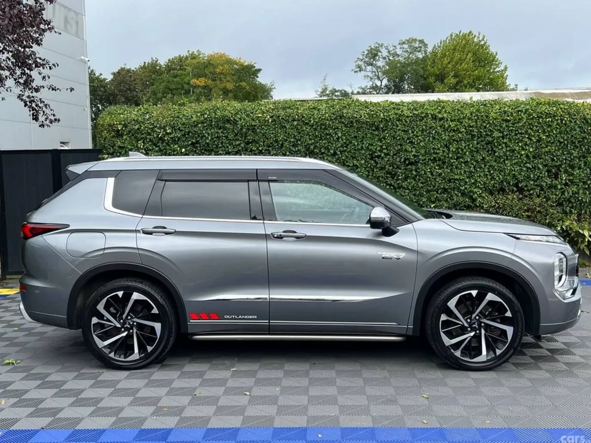Mitsubishi Outlander SUV, Petrol Hybrid, 2022, Grey