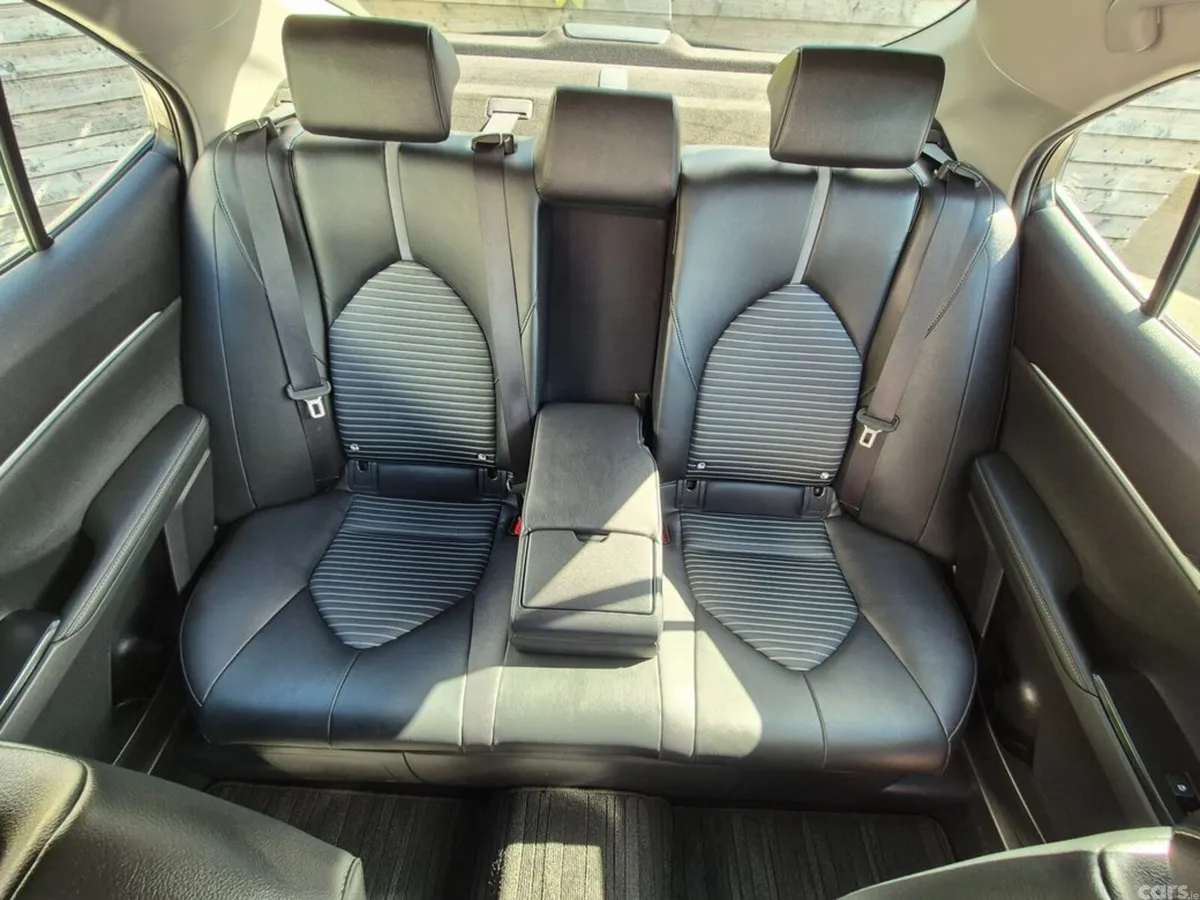 Toyota Camry Saloon, Petrol Hybrid, 2020, Black