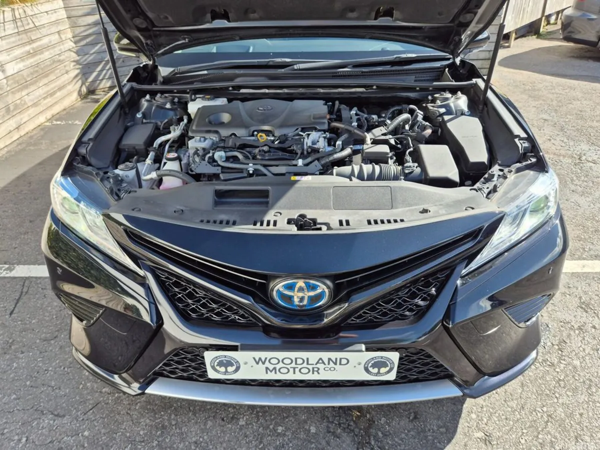 Toyota Camry Saloon, Petrol Hybrid, 2020, Black