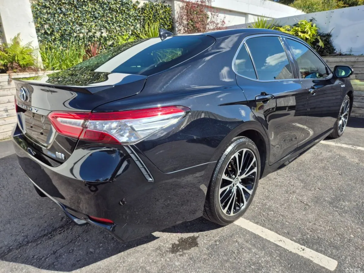 Toyota Camry Saloon, Petrol Hybrid, 2020, Black