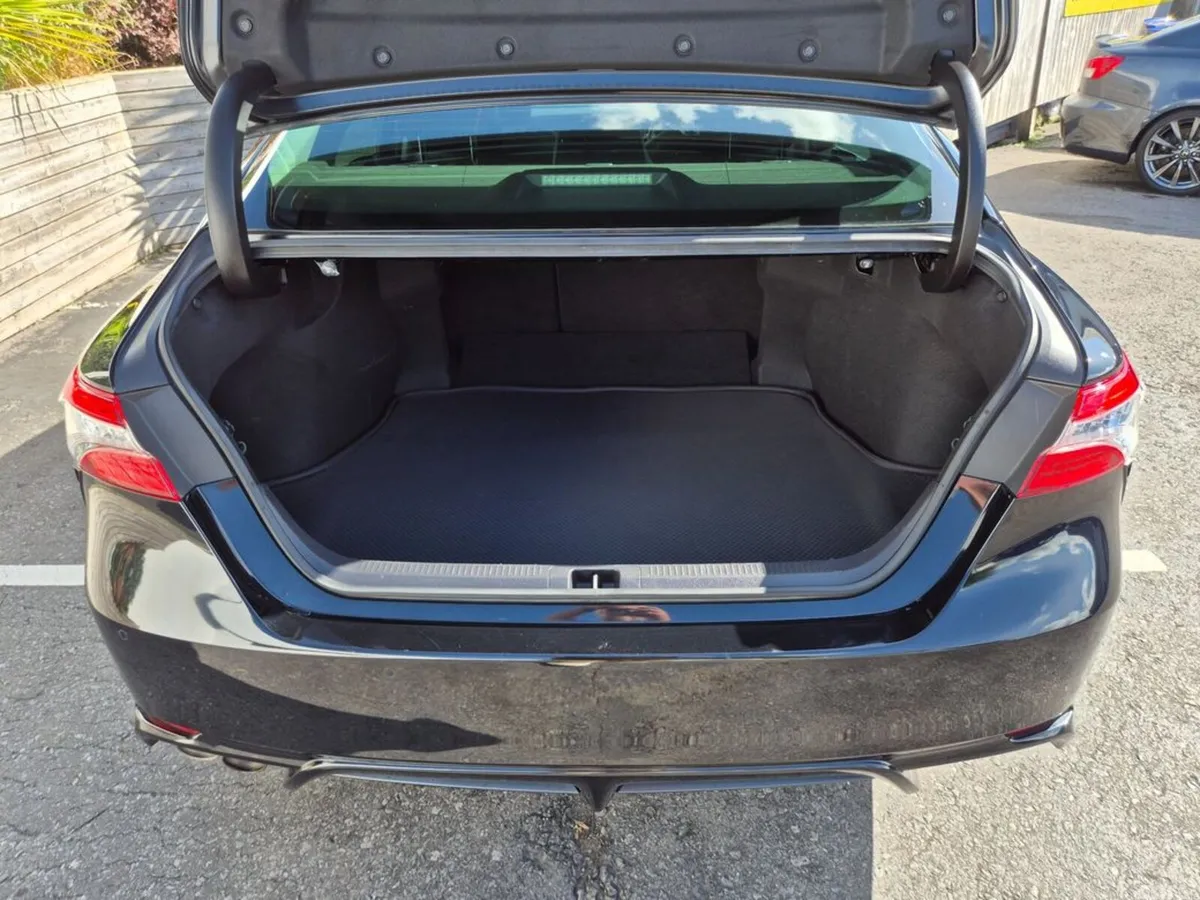 Toyota Camry Saloon, Petrol Hybrid, 2020, Black