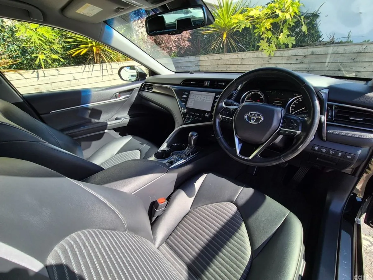Toyota Camry Saloon, Petrol Hybrid, 2020, Black