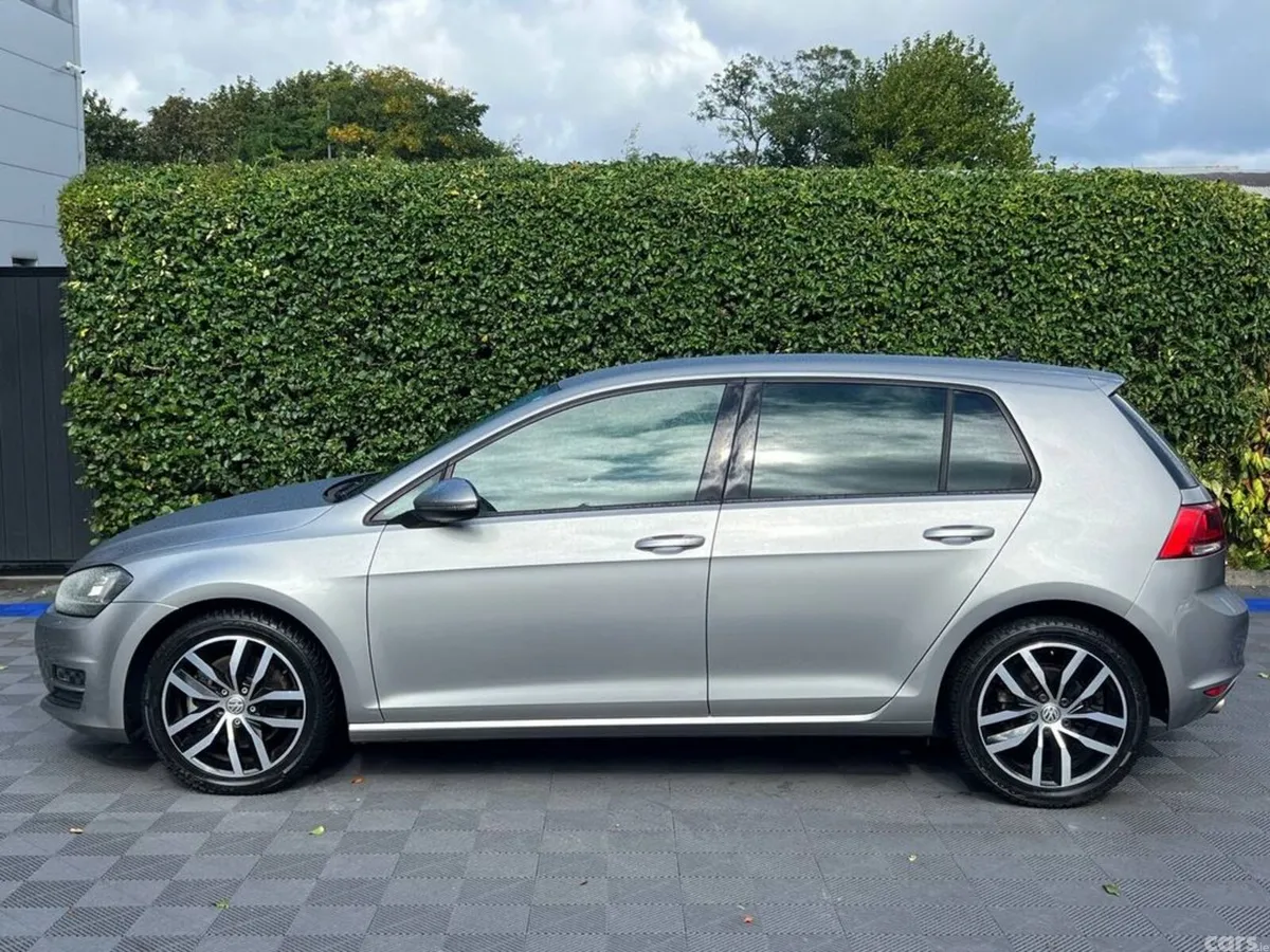 Volkswagen Golf Hatchback, Petrol, 2017, Silver