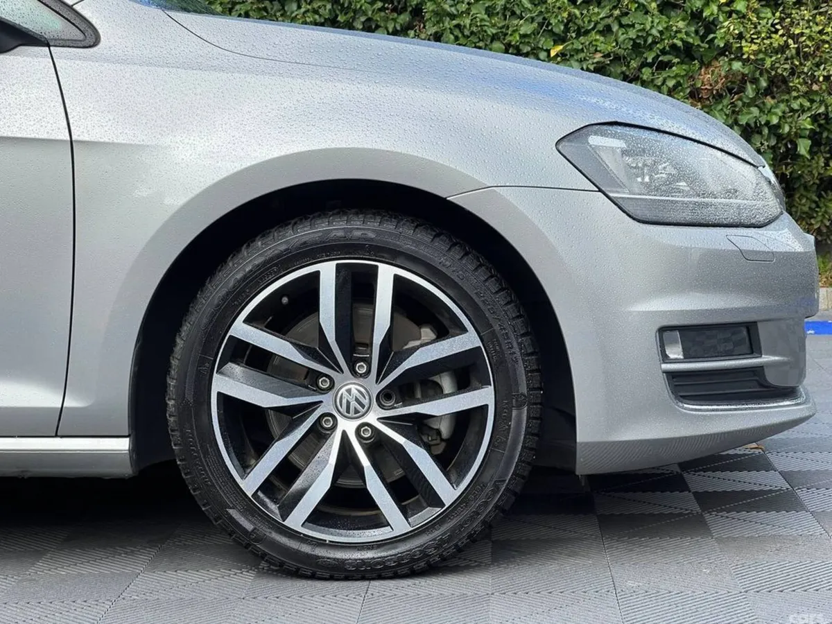 Volkswagen Golf Hatchback, Petrol, 2017, Silver