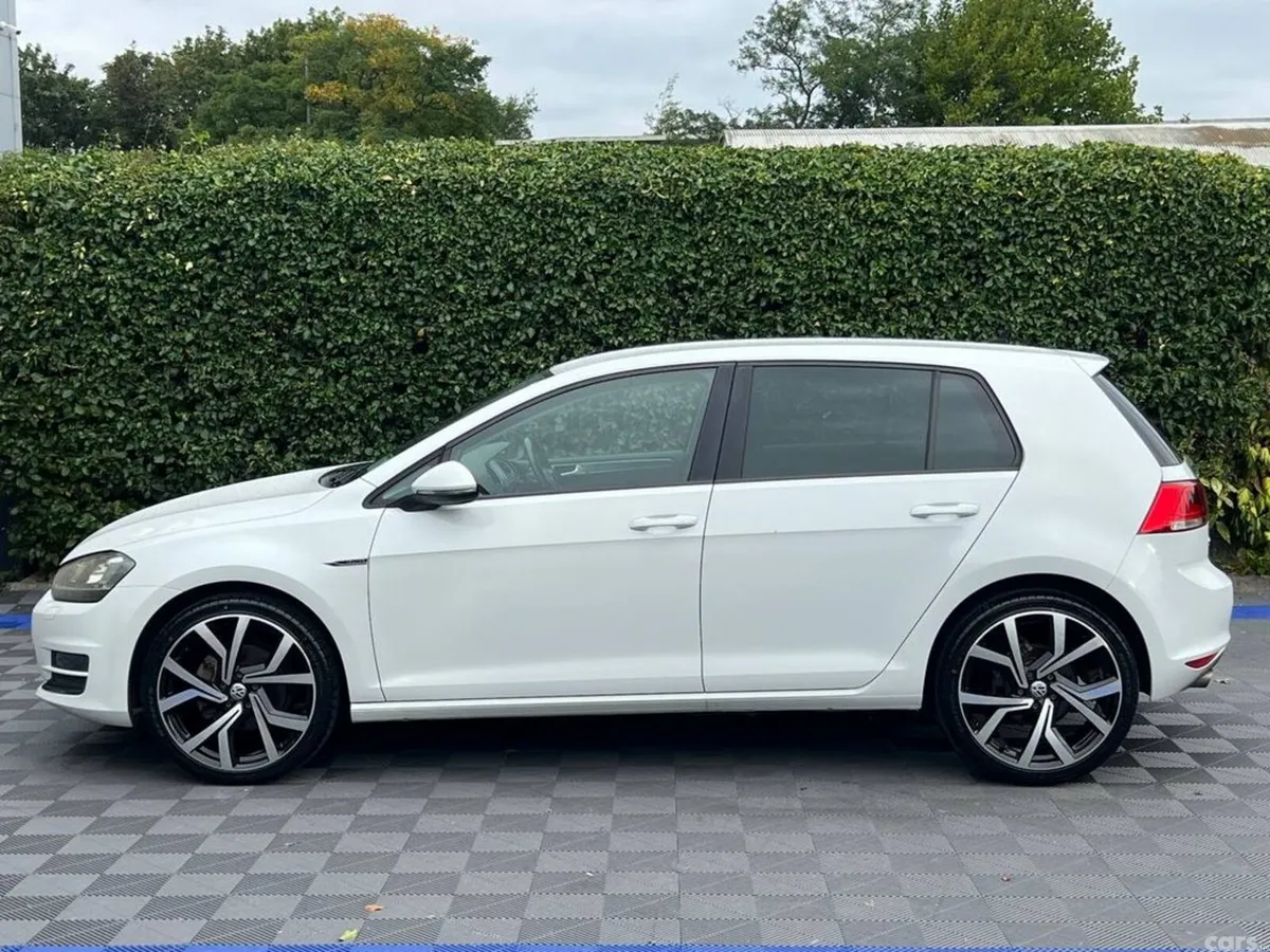 Volkswagen Golf Hatchback, Petrol, 2015, White