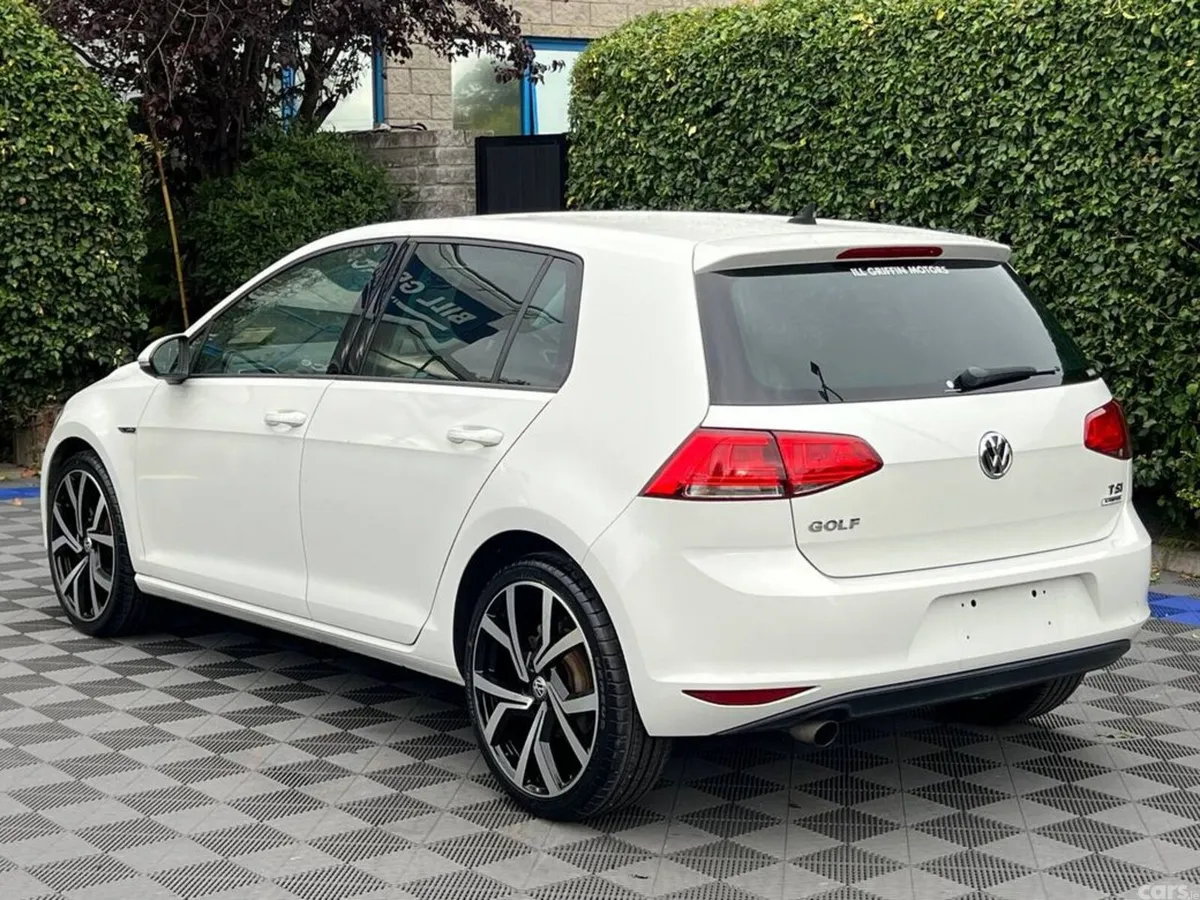 Volkswagen Golf Hatchback, Petrol, 2015, White