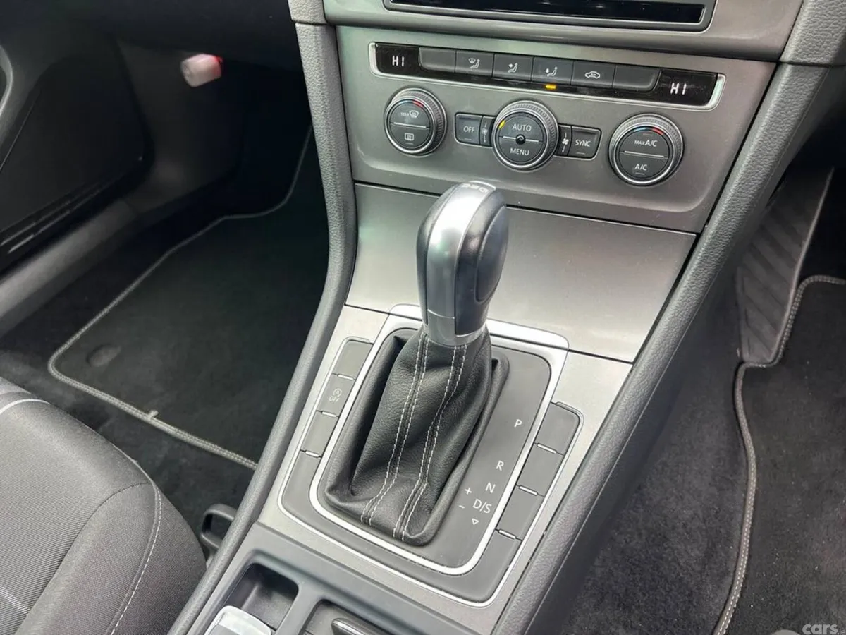 Volkswagen Golf Hatchback, Petrol, 2015, White