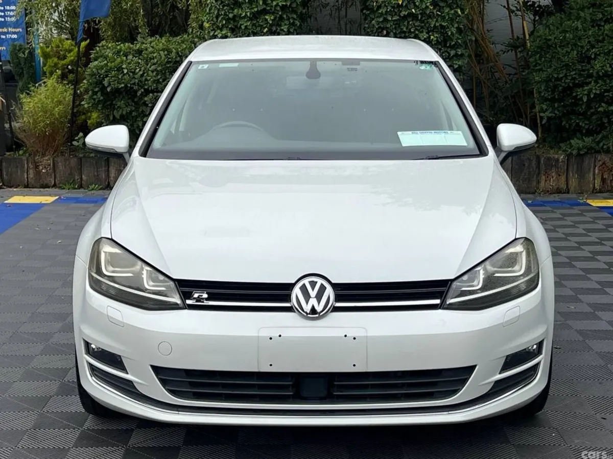 Volkswagen Golf Hatchback, Petrol, 2015, White