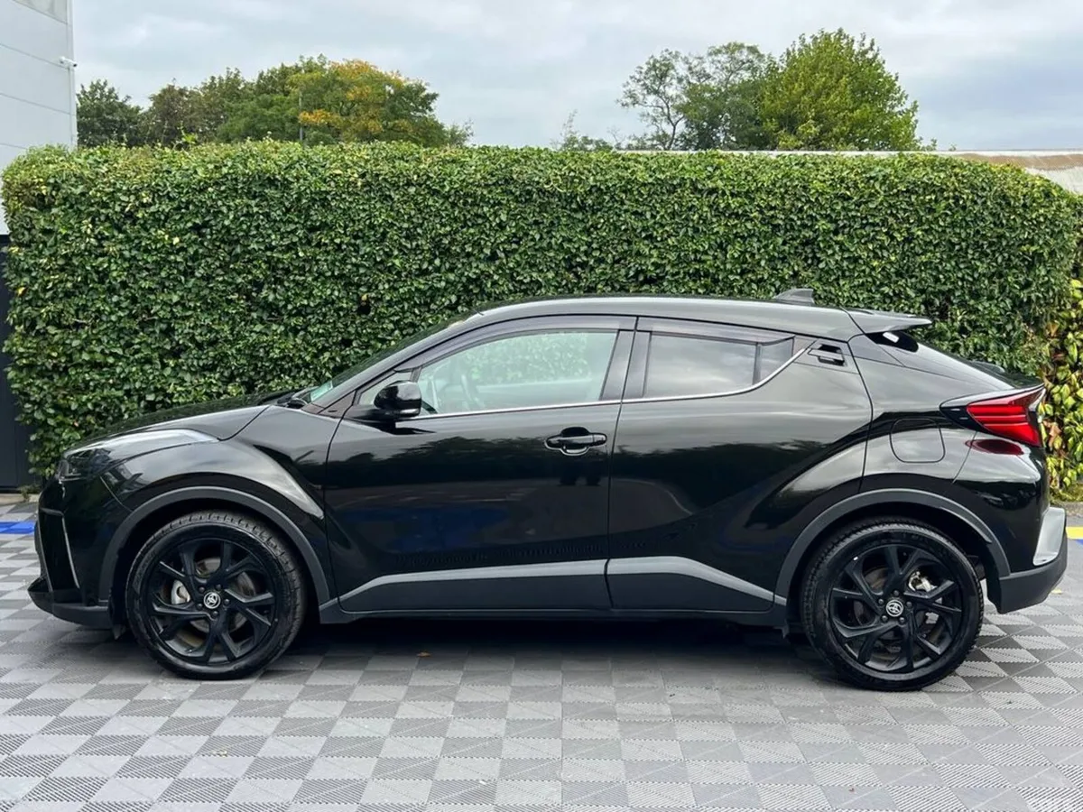 Toyota C-HR SUV, Petrol Hybrid, 2023, Black