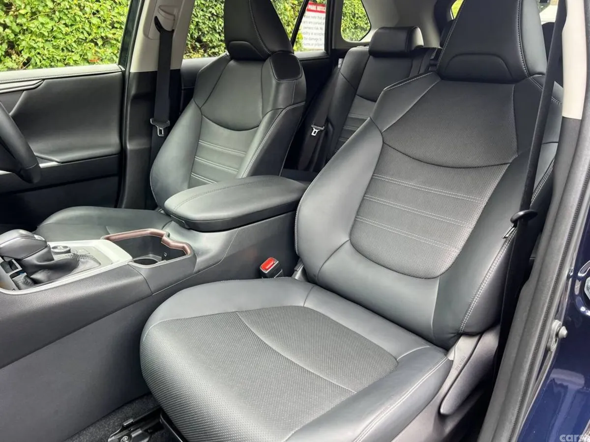 Toyota RAV4 SUV, Petrol Hybrid, 2022, Blue