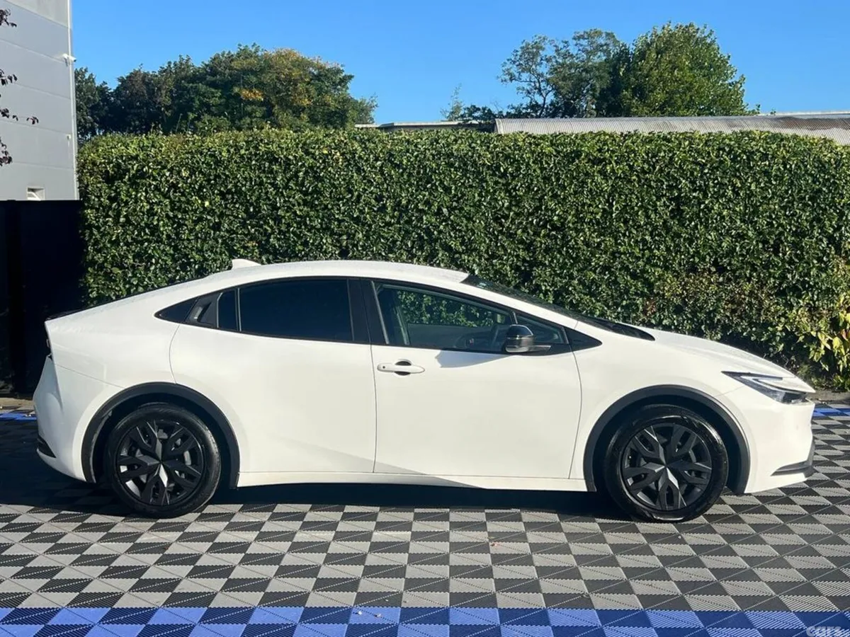 Toyota Prius Saloon, Petrol Hybrid, 2023, White